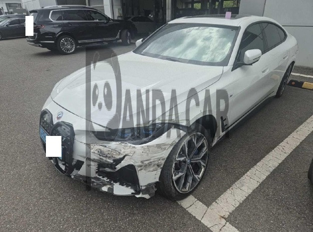 2024 BMW i4 eDrive40, photograph 4