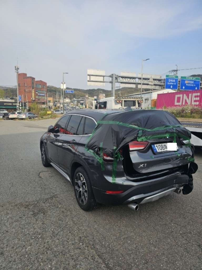 2022 BMW X1 xDrive20i, photograph 4