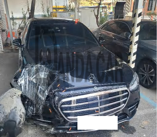 2022 Mercedes-Benz S500 4MATIC, photograph 2