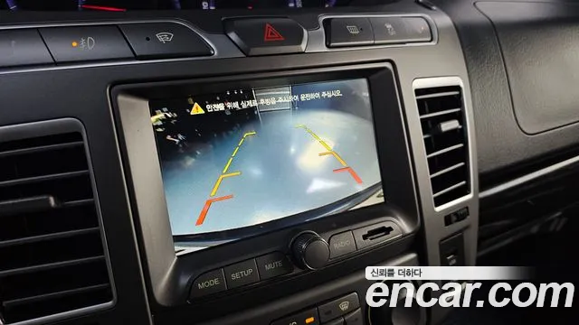 2016 KG_Mobility_Ssangyong KORANDO 4WD Chateau 11-seater, photograph 9