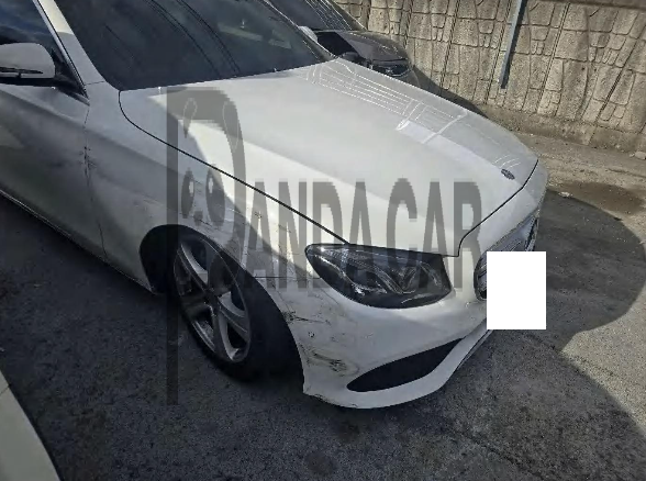 2017 Mercedes-Benz E220 d, photograph 4