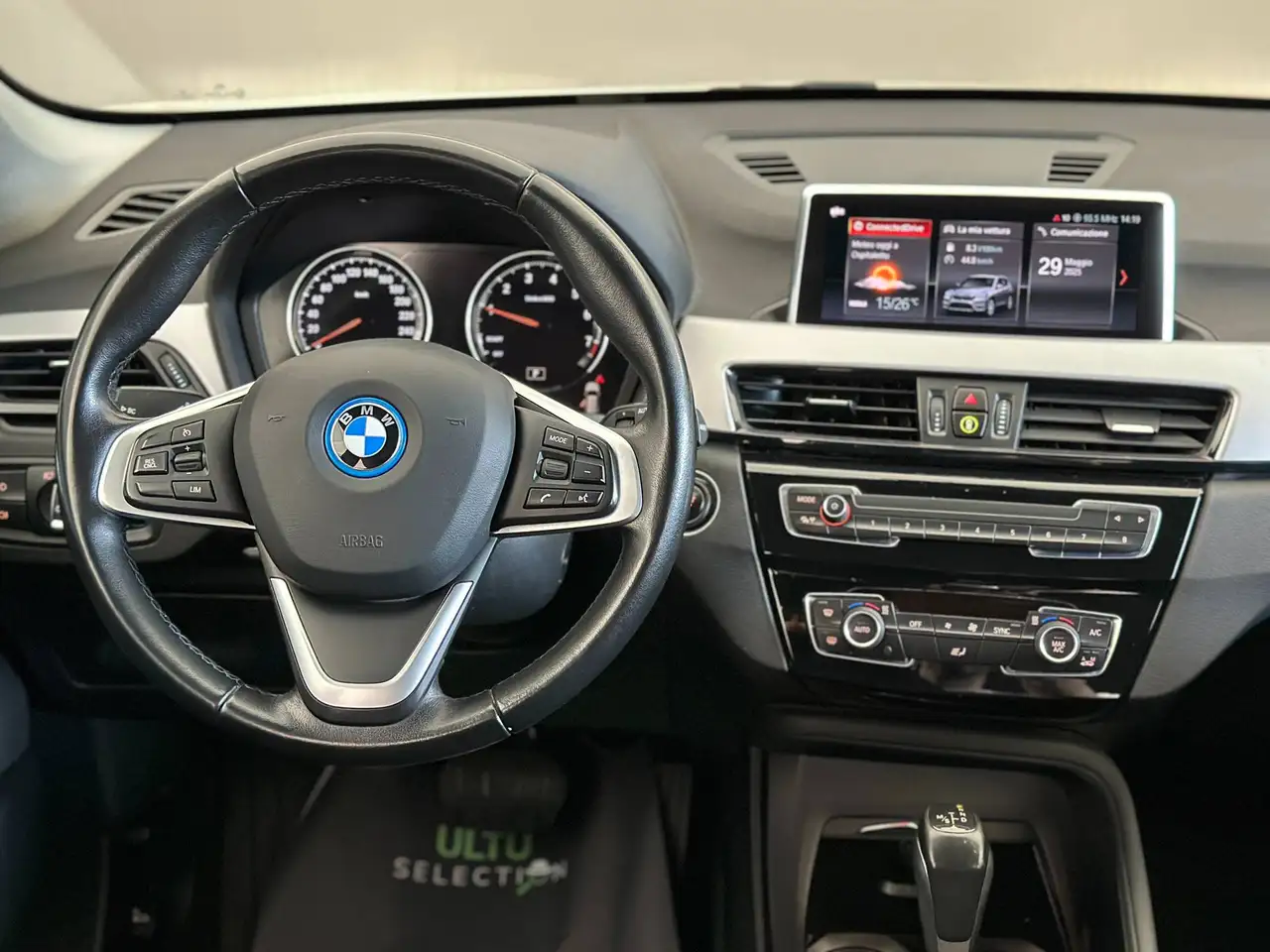 2022 BMW X1 xDrive 25e Business Advantage auto, photograph 11