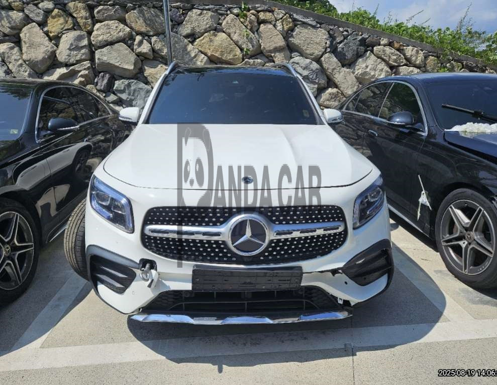 2021 Mercedes-Benz GLB250 4MATIC, photograph 1