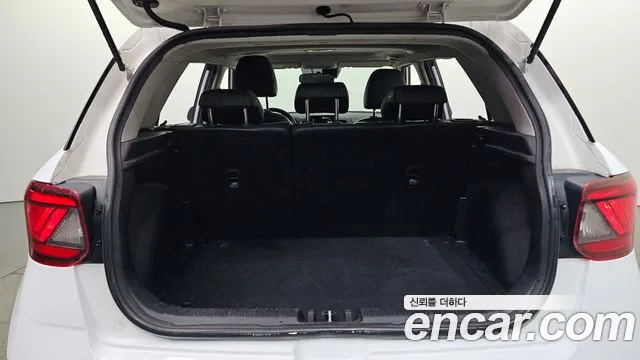 2019 Hyundai Venue 1.6 Smart, photograph 2