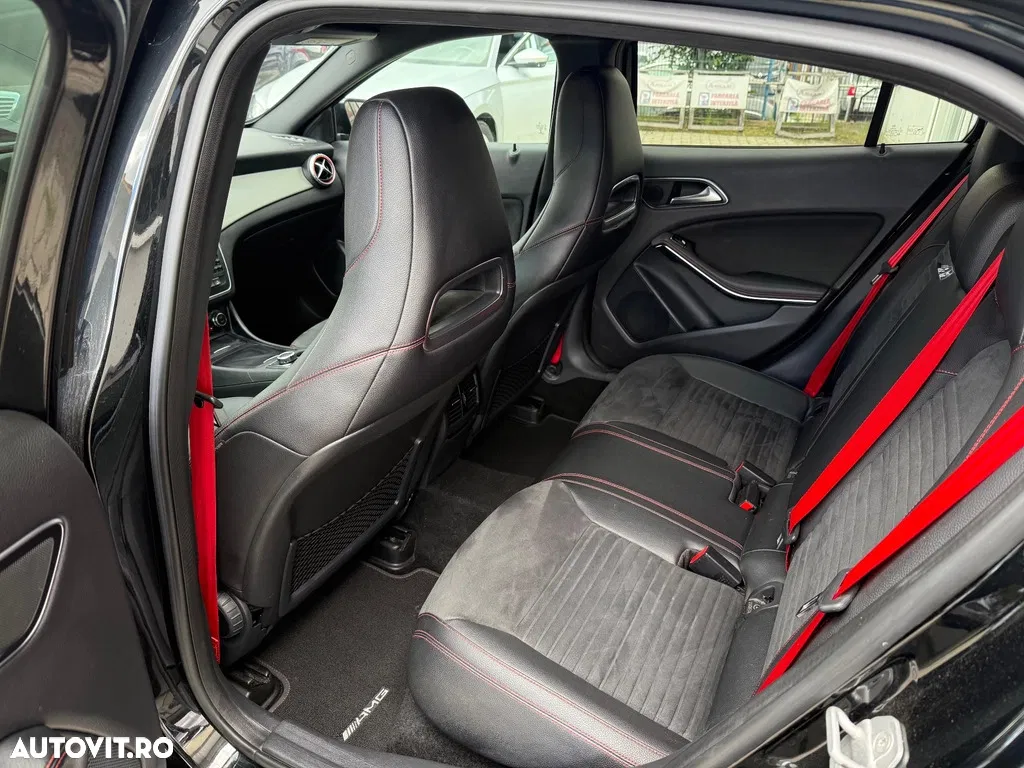 2014 Mercedes-Benz GLA 250 4MATIC 7G-DCT Edition 1, photograph 6