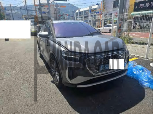 2025 Audi Q4 45 e-tron, photograph 2