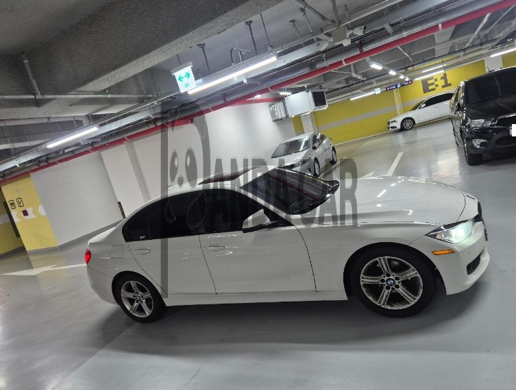 2013 BMW 320d EfficientDynamics Edition, photograph 2