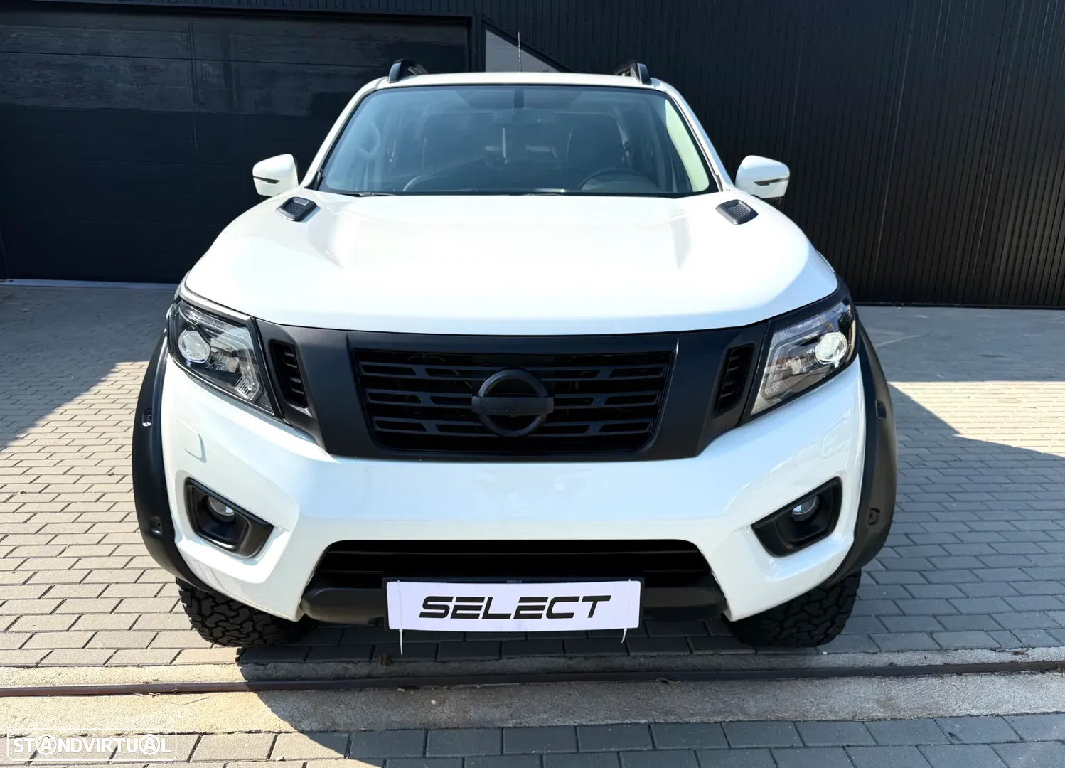 2018 Nissan Navara 2.3 dCi CD 4WD N-Guard Auto, photograph 2