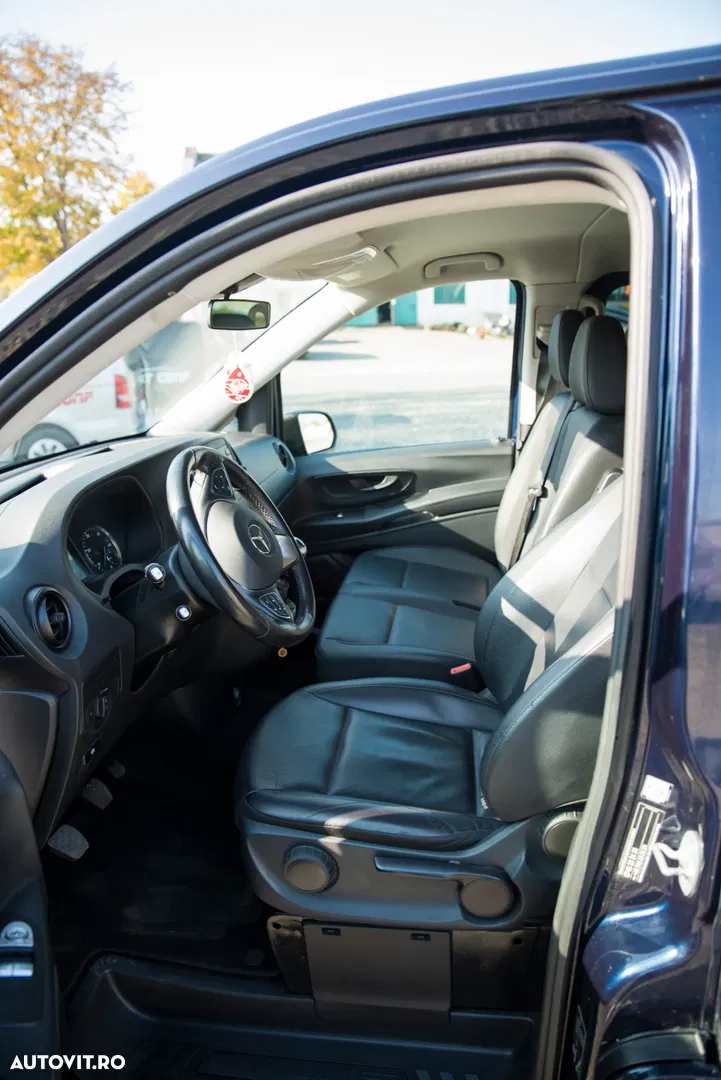 2017 Mercedes-Benz Vito (BlueTEC) Tourer Kompakt SELECT, photograph 8