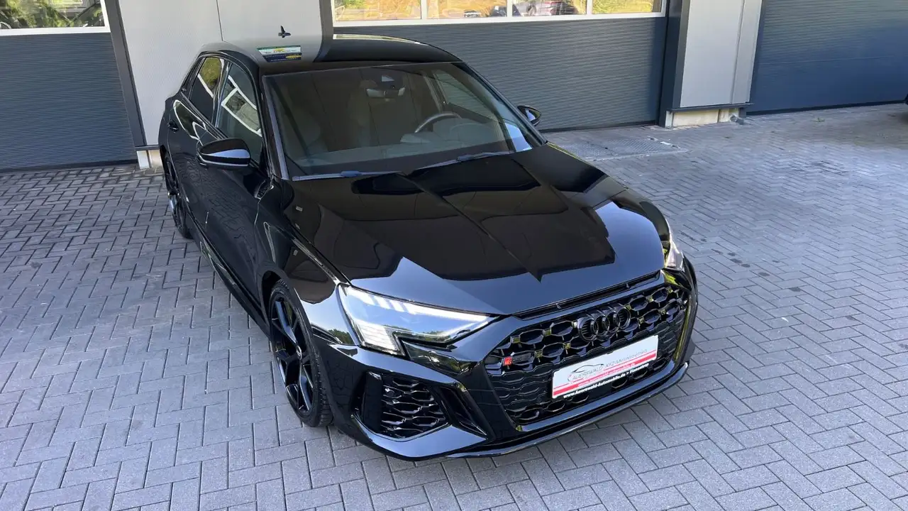 2022 Audi RS3 Sportback 2.5 TFSI quattro S Line *Black*App, photograph 6