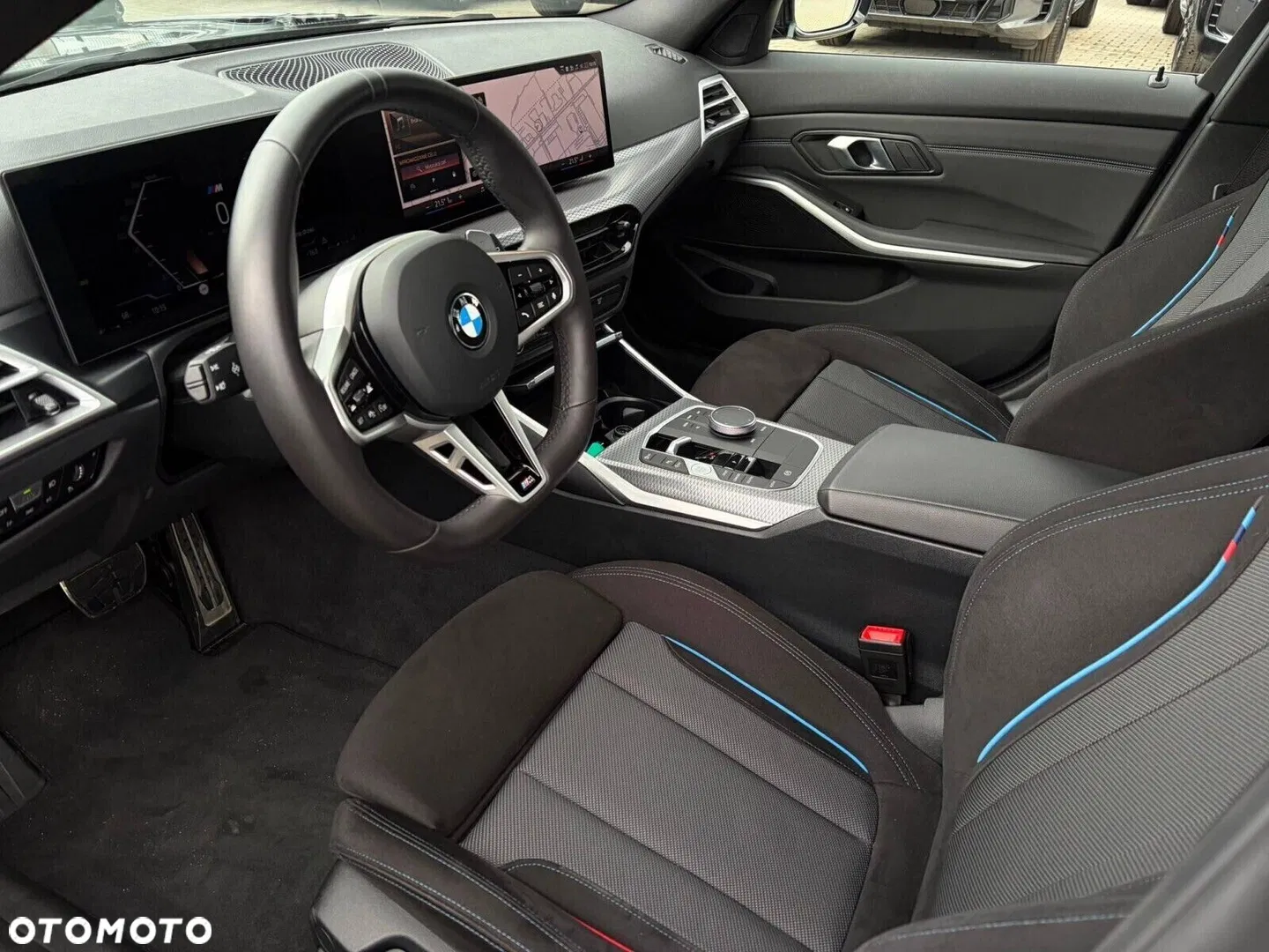 2025 BMW Seria 3 330i xDrive M Sport sport, photograph 12