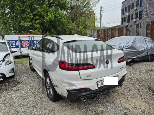 2020 BMW X4 xDrive20d M Sport Package, photograph 3