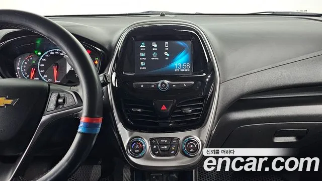 2017 ChevroletGMDaewoo Spark LT, photograph 6
