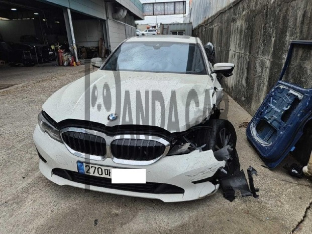 2021 BMW 320i, photograph 1