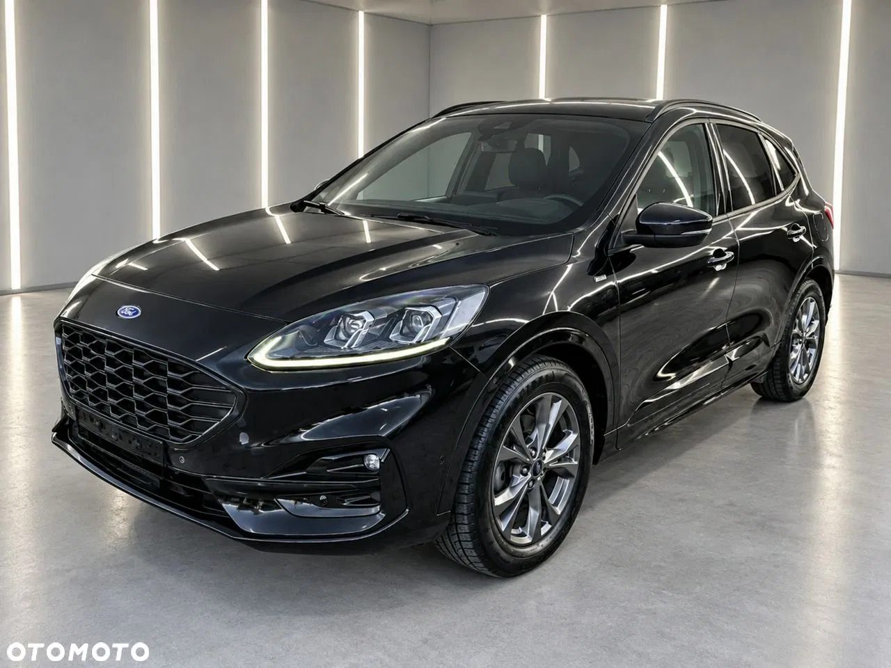 2022 Ford Kuga, photograph 3