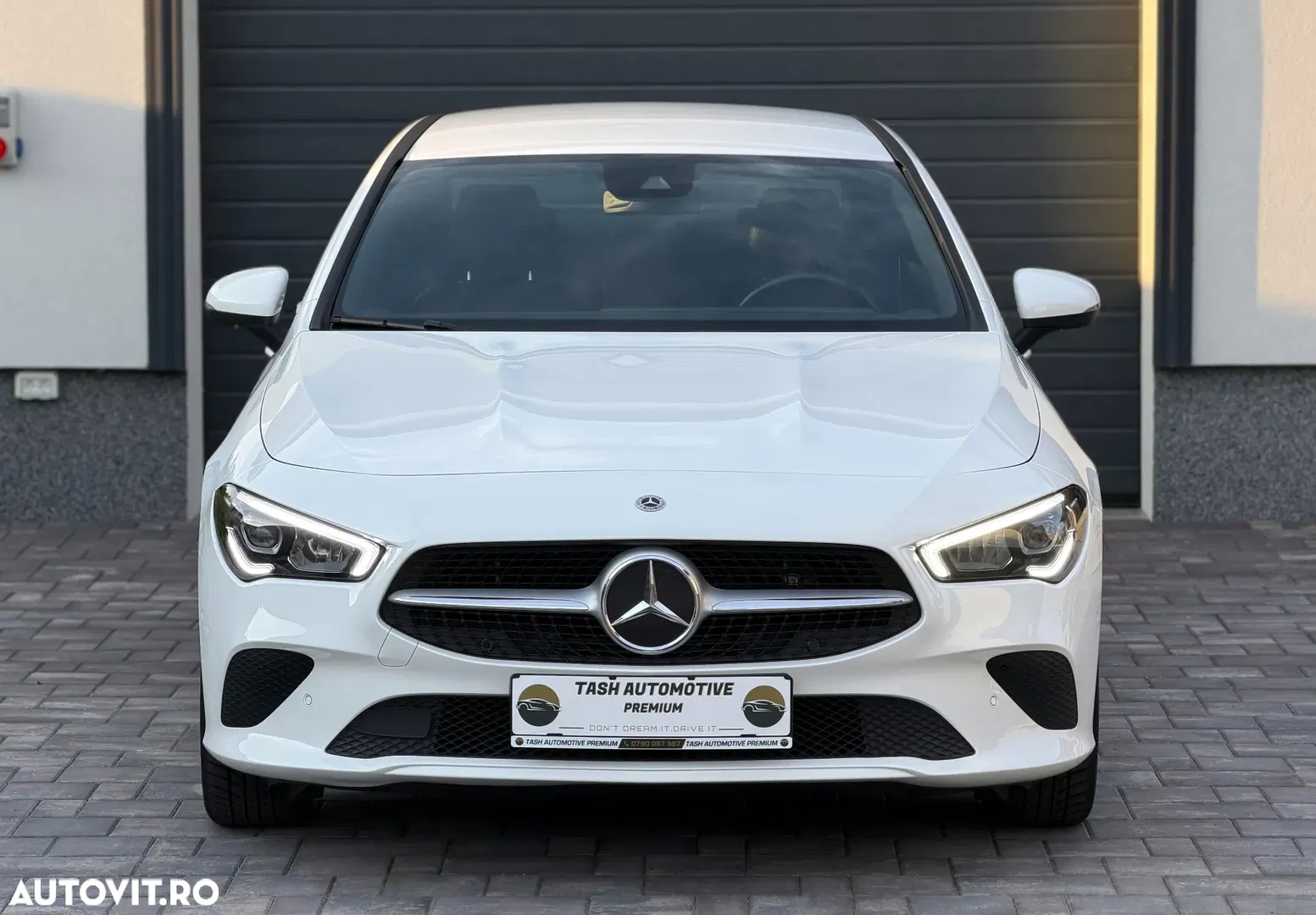 2022 Mercedes-Benz CLA 250 e 8G-DCT Progressive Line Advanced, photograph 2