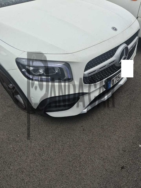 2021 Mercedes-Benz GLB250 4MATIC, photograph 1