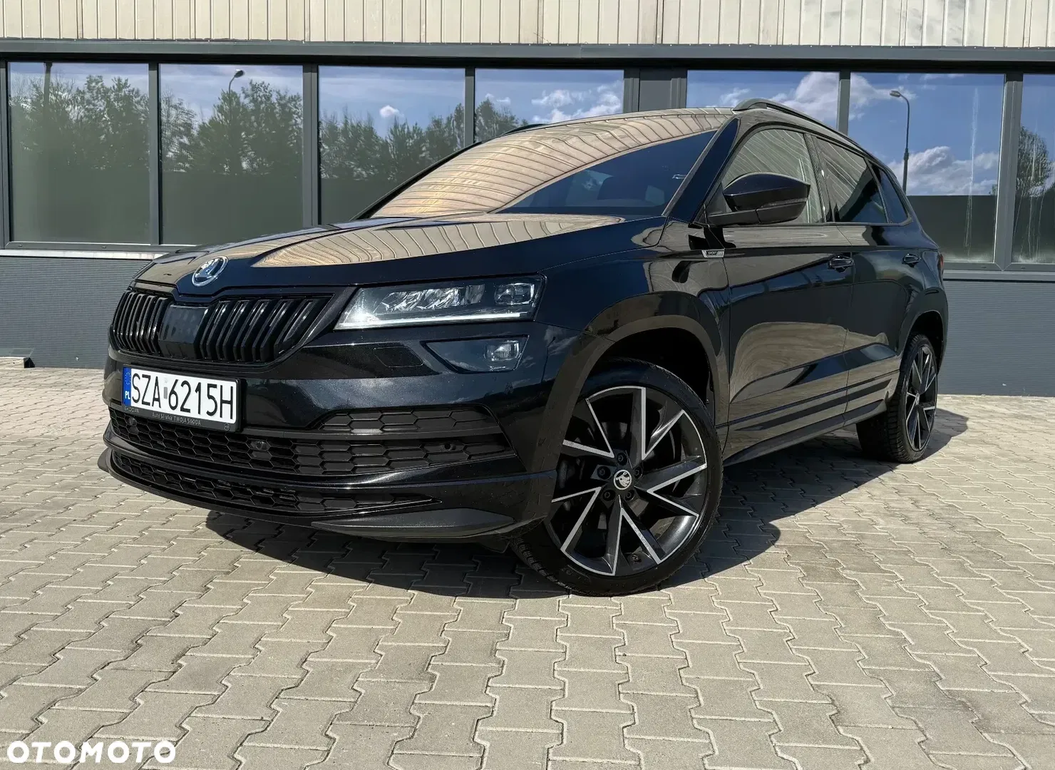 Skoda Karoq 1.5 TSI DSG Sportline — photo 1 of 37