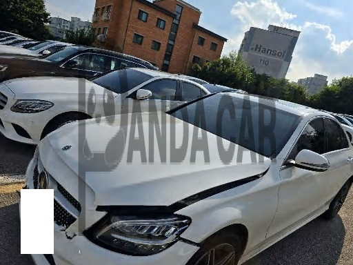 2021 Mercedes-Benz C200, photograph 4