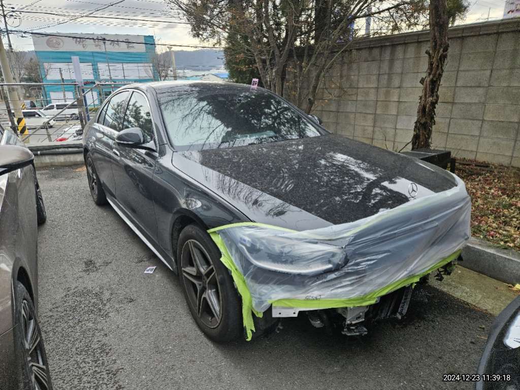 2022 Mercedes-Benz S400 d 4MATIC, photograph 3