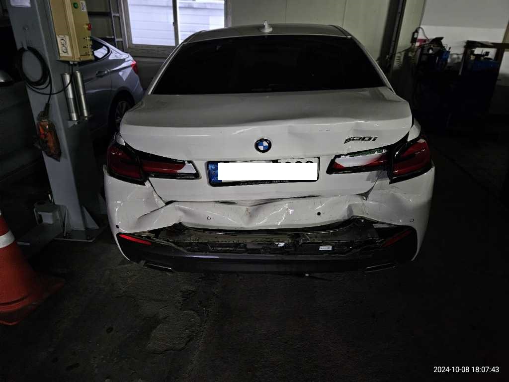 2022 BMW 520i, photograph 3