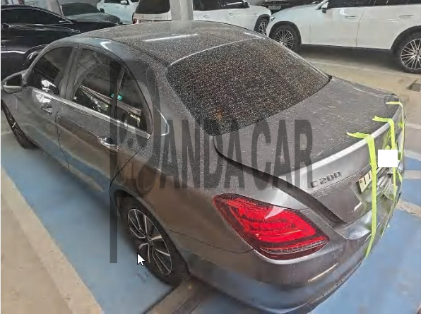 2019 Mercedes-Benz C 200, photograph 3