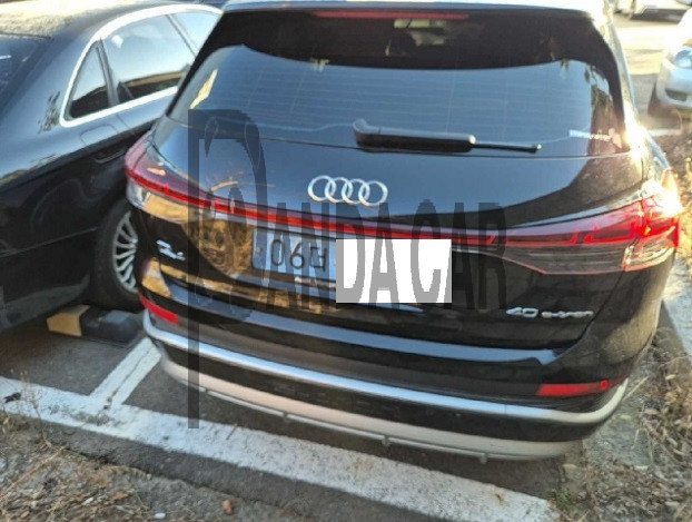 2023 Audi Q4 40 etron, photograph 4