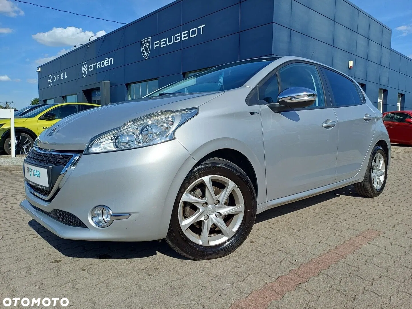 Peugeot 208 1.2 PureTech Style — photo 1 of 23