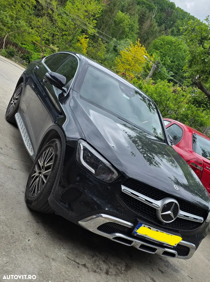 2020 Mercedes-Benz GLC, photograph 1