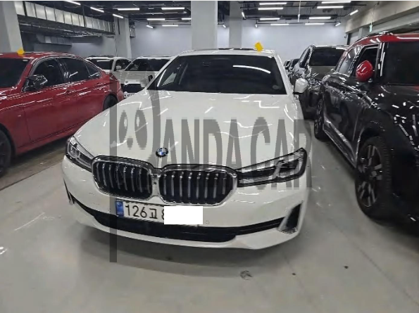 2021 BMW 520i, photograph 1