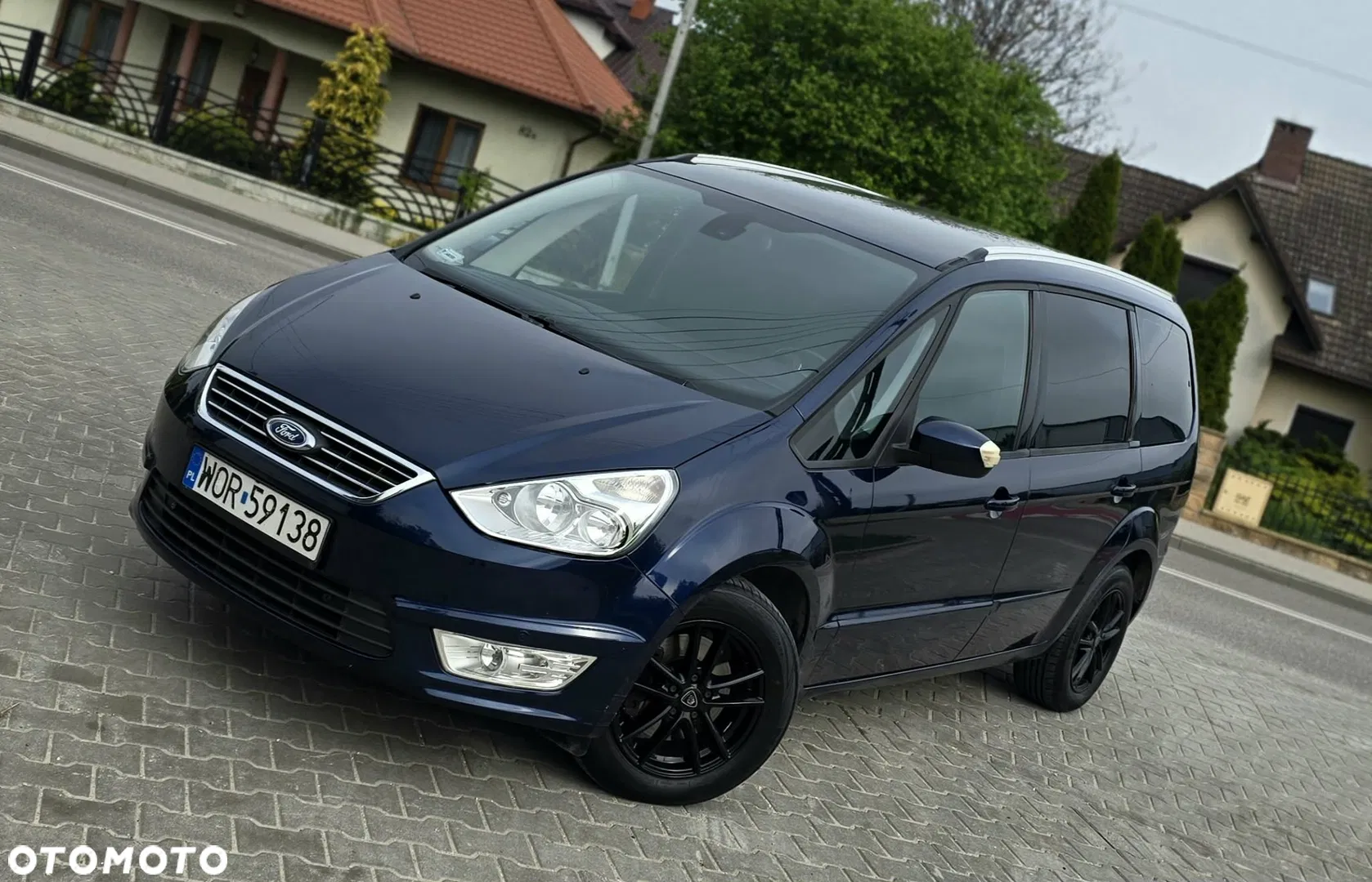 2010 Ford Galaxy, photograph 3