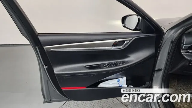 Hyundai Grandeur 2.5 — photo 1 of 34