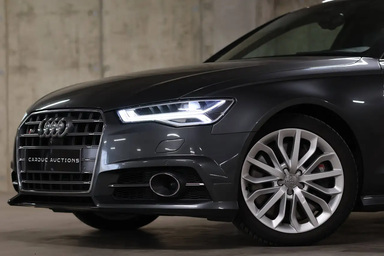 2016 Audi S6 S6 Avant, photograph 9