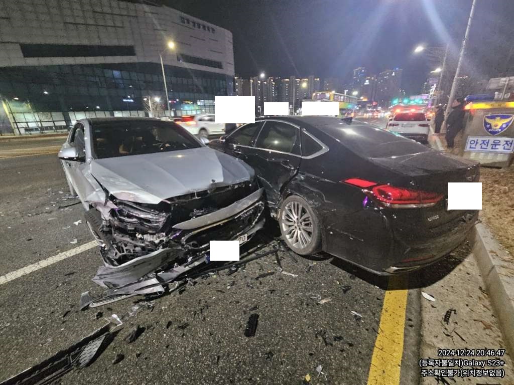 2024 Mercedes-Benz E 300 4MATIC, photograph 4