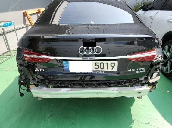 2021 Audi A6 45 TFSI quattro, photograph 2