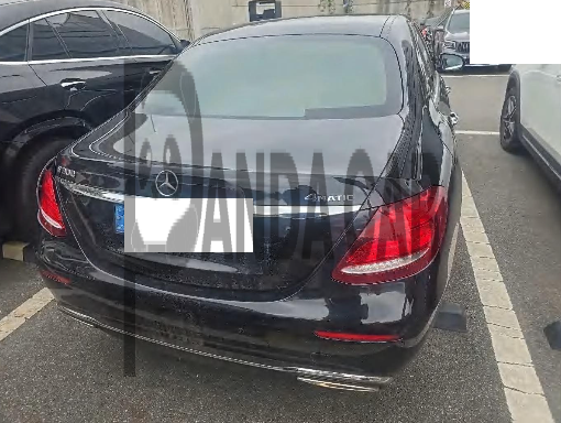 2017 Mercedes-Benz E200, photograph 3