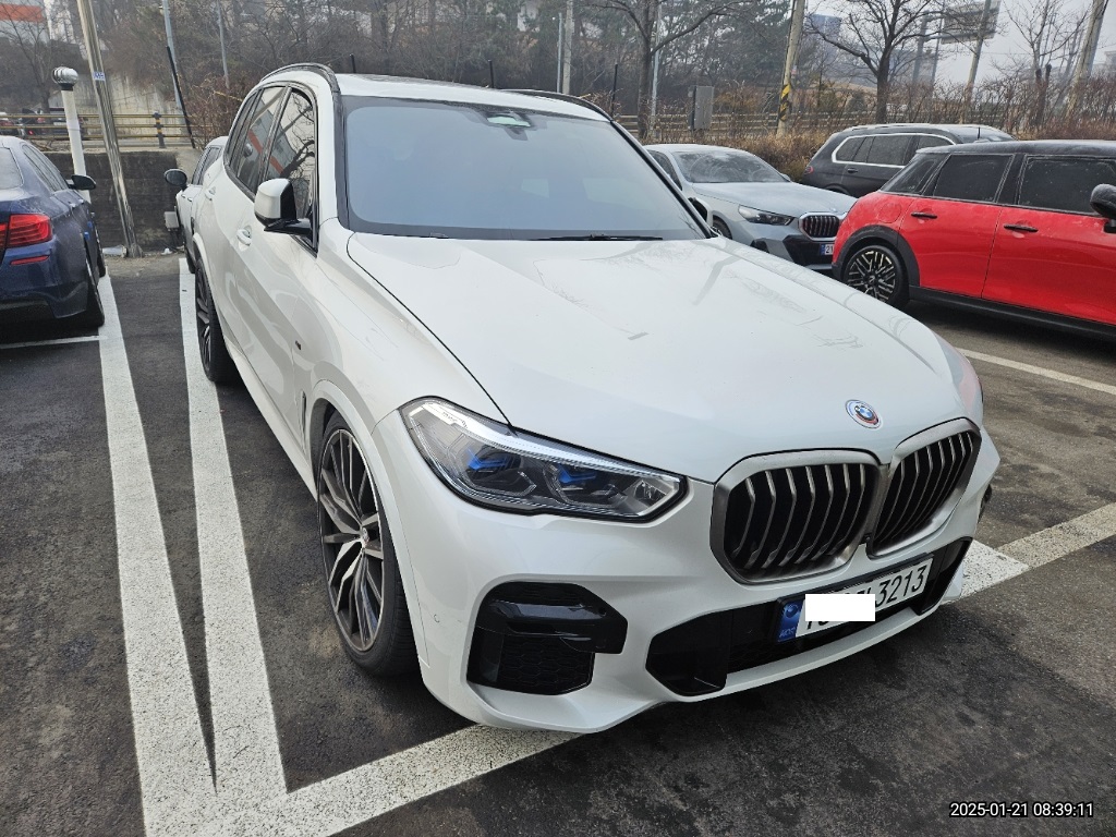 2023 BMW X5 M50i, photograph 1