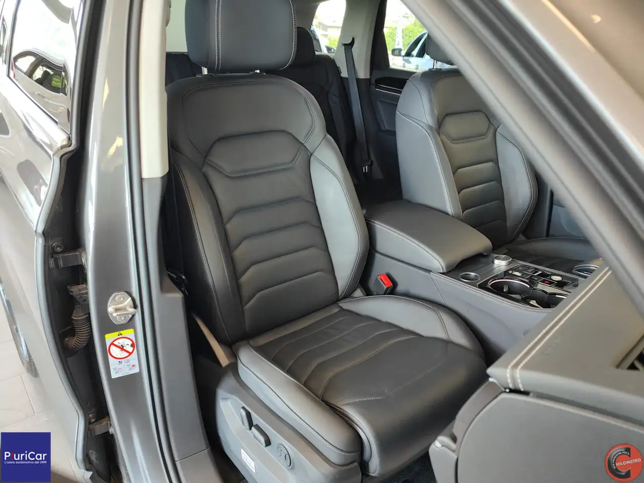 2024 Volkswagen Touareg 3.0 TDI 231cv Fari Matrix IQ.LIGHT Pelle Navi DAB, photograph 5