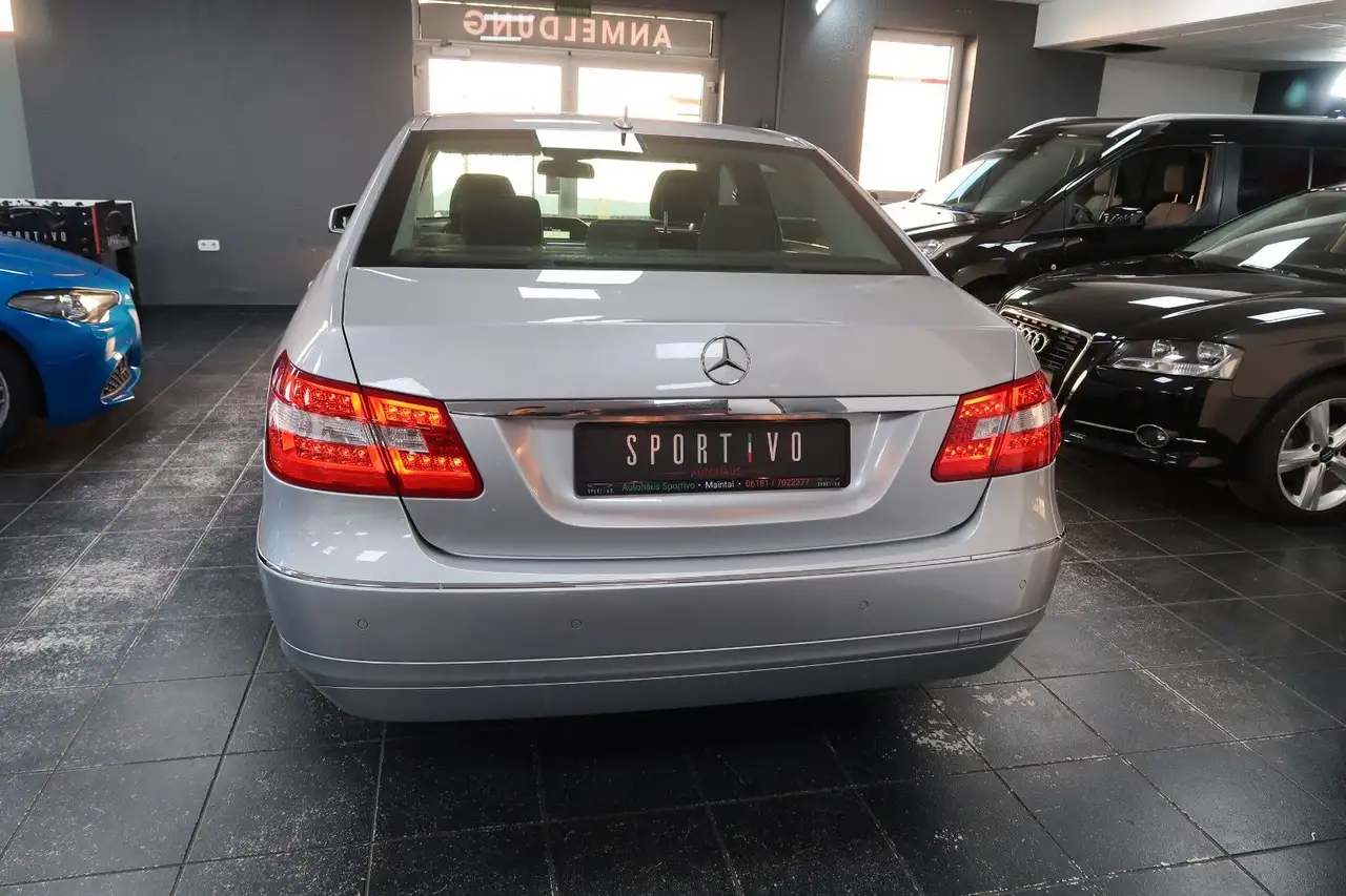 2009 Mercedes-Benz E 220 CDI BlueEfficiency*Shz*Navi*Automatik*2HD*, photograph 6