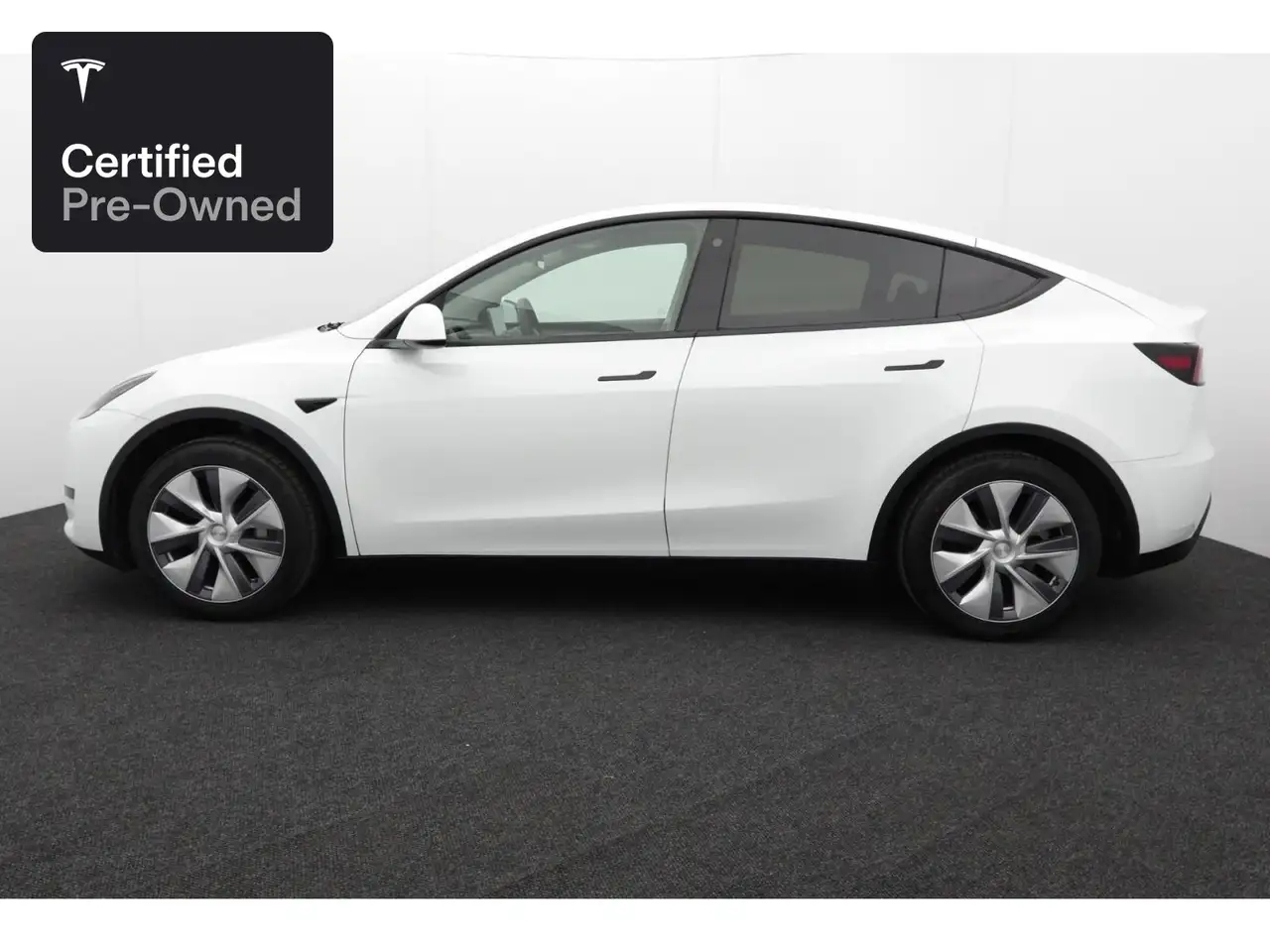2024 Tesla Model Y Rear-Wheel Drive "Certified Pre-Owned", photograph 5