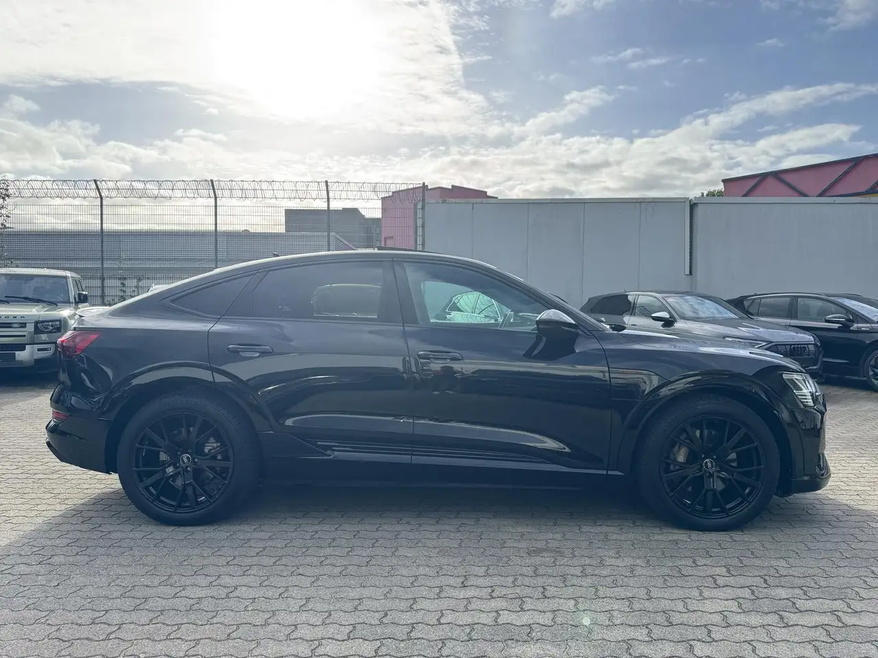 2022 Audi e-tron Sportback 50 2x S line ACC PANO S-SITZE, photograph 4