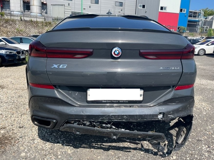 2023 BMW X6 xDrive40d, photograph 2