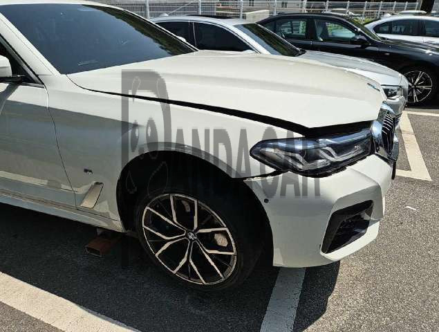 2021 BMW 530e, photograph 2
