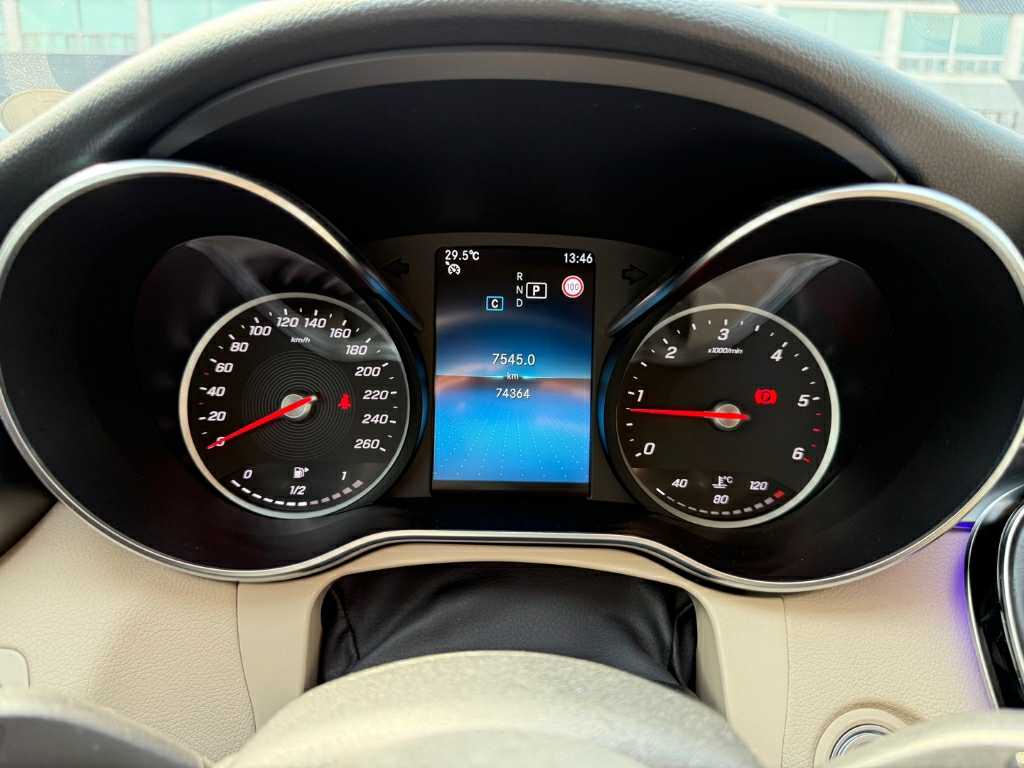 2019 Mercedes-Benz C220 d, photograph 3