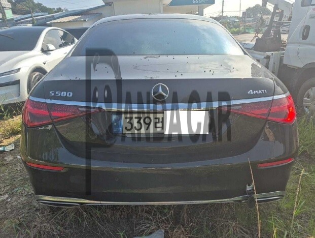 2023 Mercedes-Benz S580 4MATIC, photograph 3
