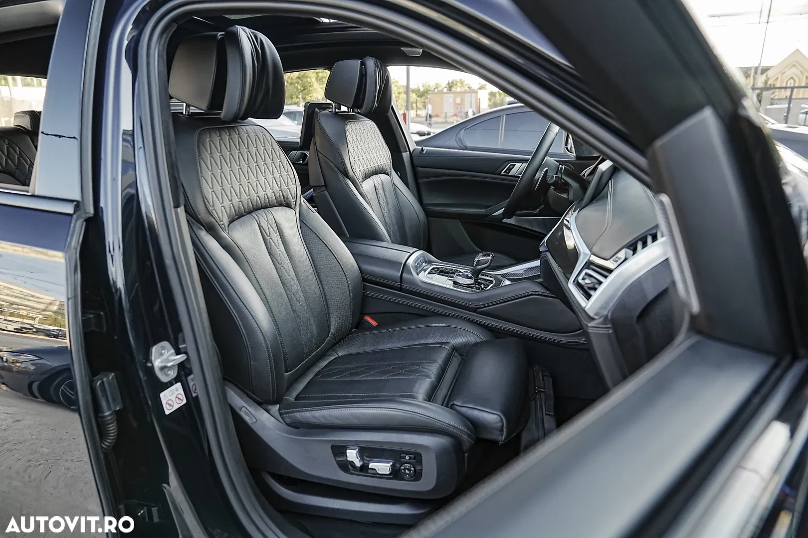 2019 BMW X6 M M50i, photograph 11