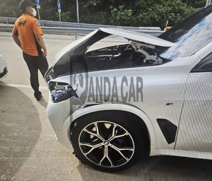 2025 BMW X5 xDrive40i, photograph 1