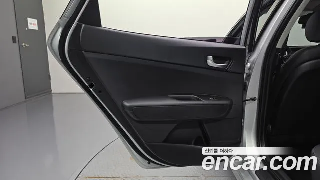 2019 Kia K5 2.0 LPI Rental Car, photograph 3