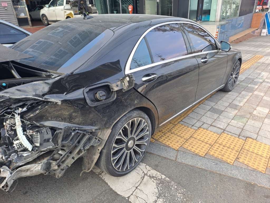 2020 Mercedes-Benz S 560 4MATIC, photograph 4