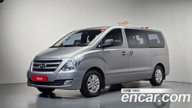 2017 Hyundai Starex 12-Seater Wagon, photograph 6